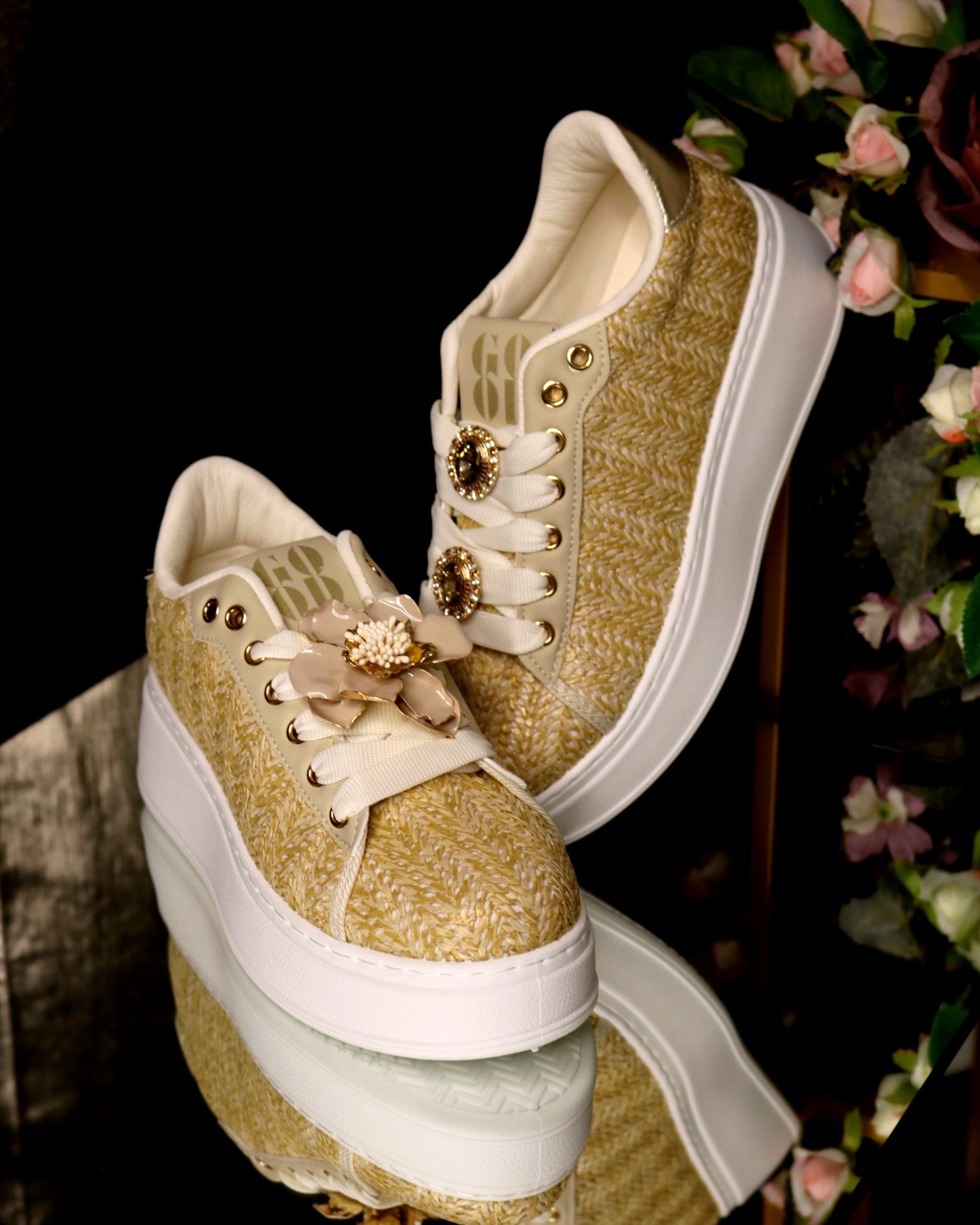 Schuhe mit Blumen-Design – Ansicht 8 | United Queens