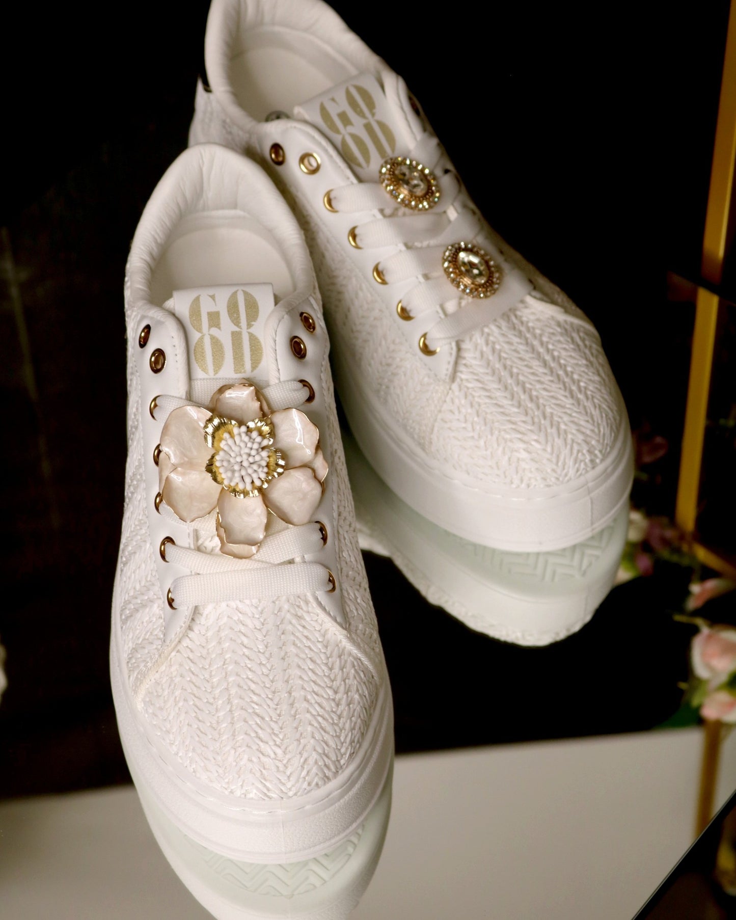 Schuhe mit Blumen-Design – Ansicht 12 | United Queens