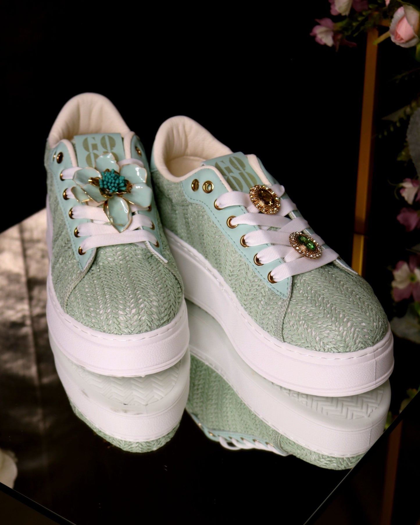 Schuhe mit Blumen-Design – Ansicht 15 | United Queens
