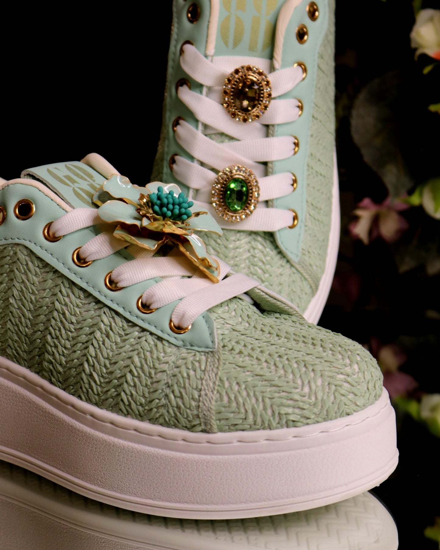 Schuhe mit Blumen-Design – Ansicht 2 | United Queens