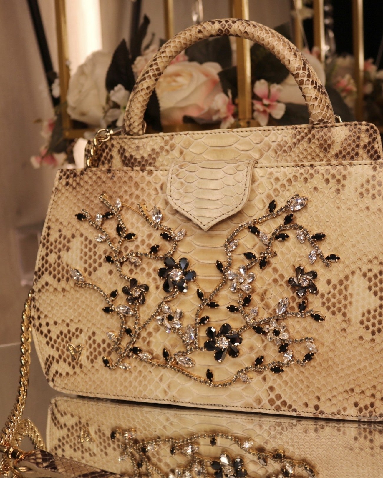 Ghibli Tasche 24K Gold, 2 Trageoptionen – Ansicht 2 | United Queens
