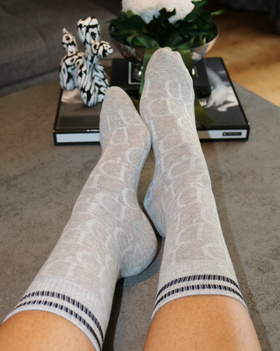 Socken Grau & Weiß, Sommer – Ansicht 2 | United Queens