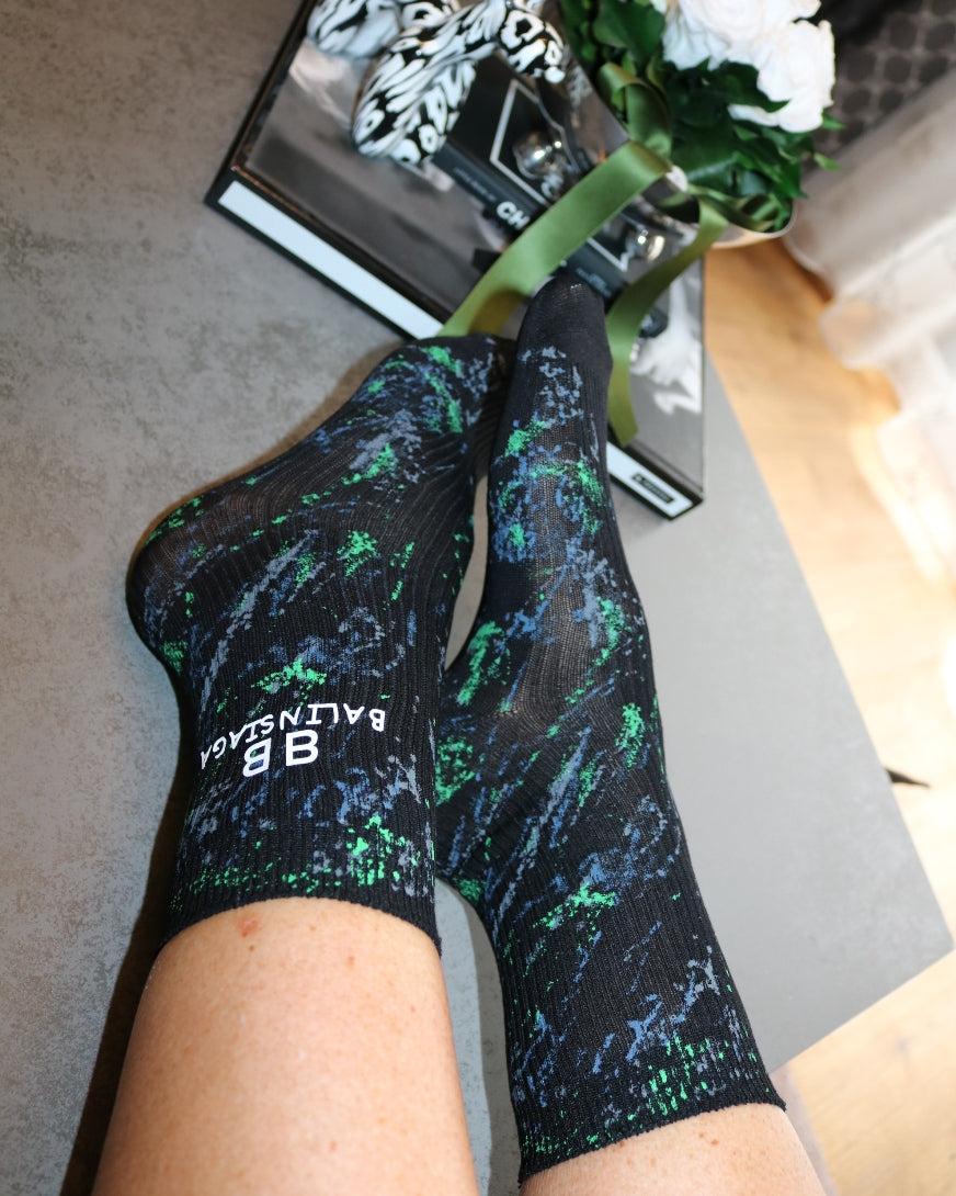 Socken Schwarz-Weiß Design – Ansicht 2 | United Queens