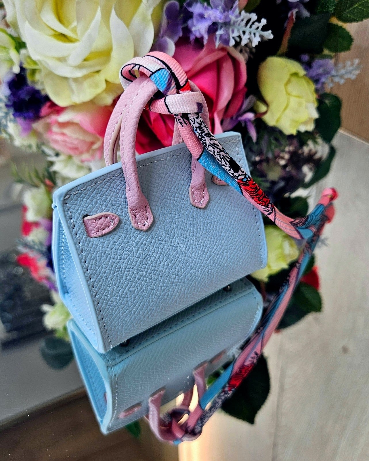 Mini-Tasche Anhänger – Ansicht 10 | United Queens