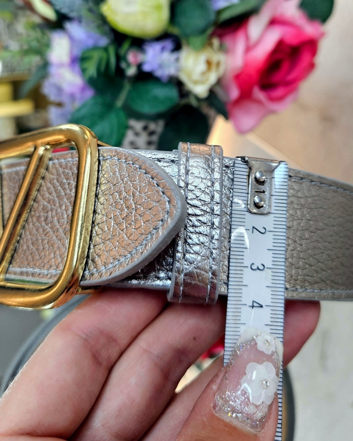 Ledergürtel mit Goldschnalle – Ansicht 12 | United Queens