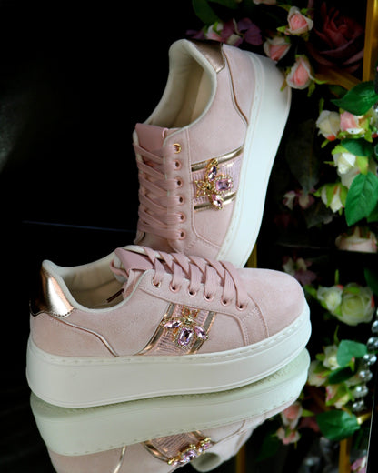 Schuhe mit Biene