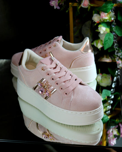 Schuhe mit Biene