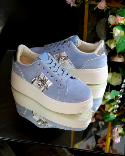 Sneaker mit Kristallbiene – Ansicht 7 | United Queens