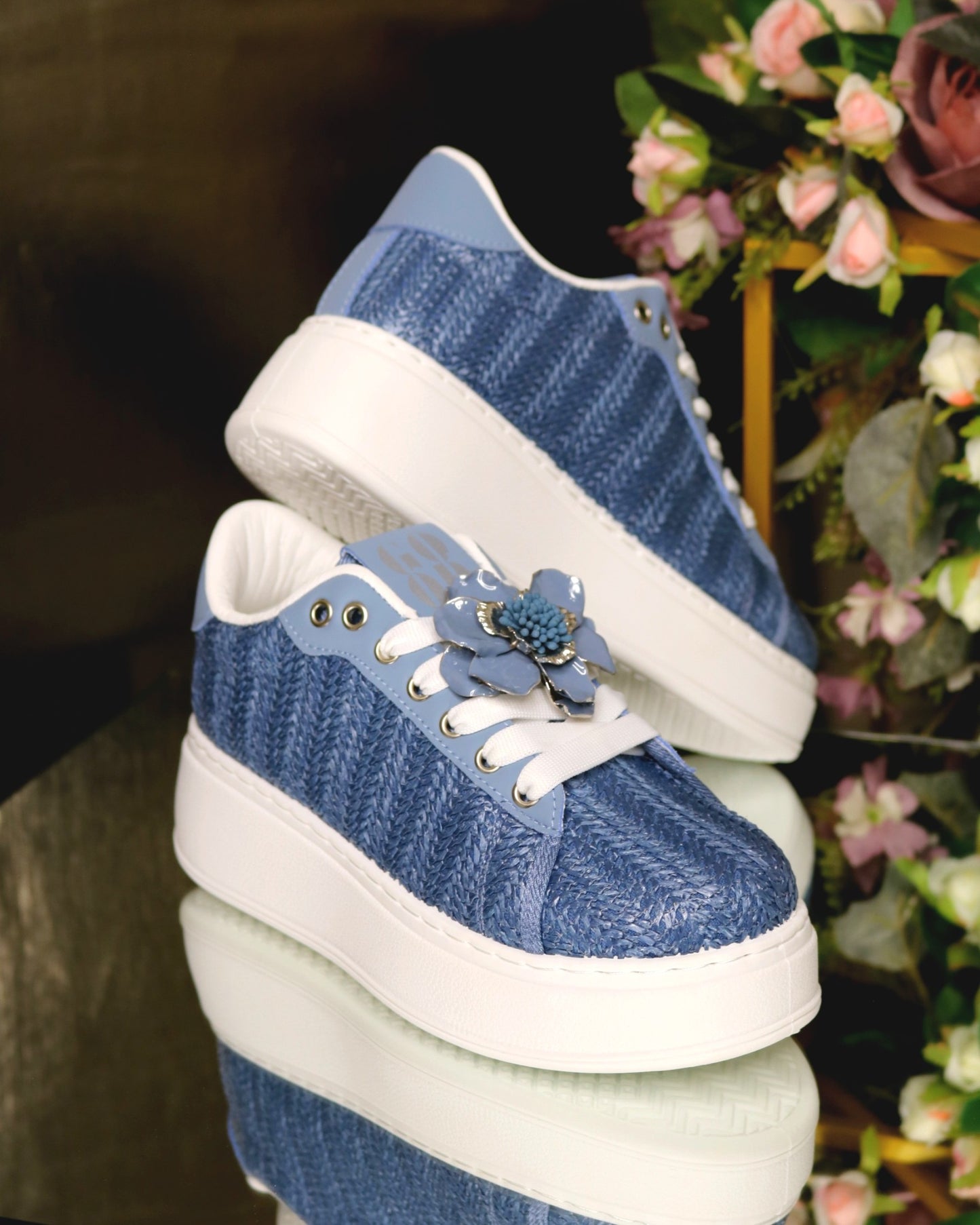 Schuhe mit Blumen-Design – Ansicht 10 | United Queens