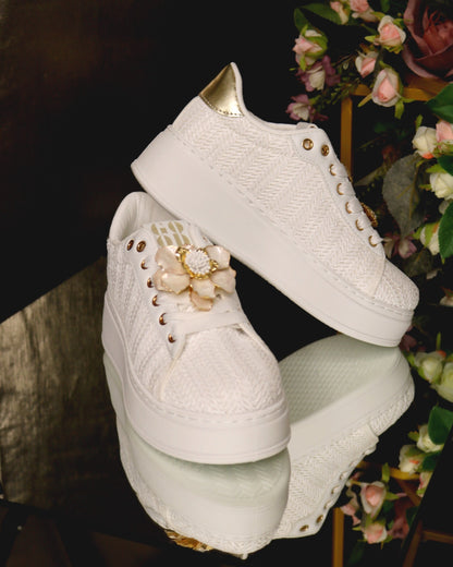 Schuhe mit Blumen-Design – Ansicht 13 | United Queens