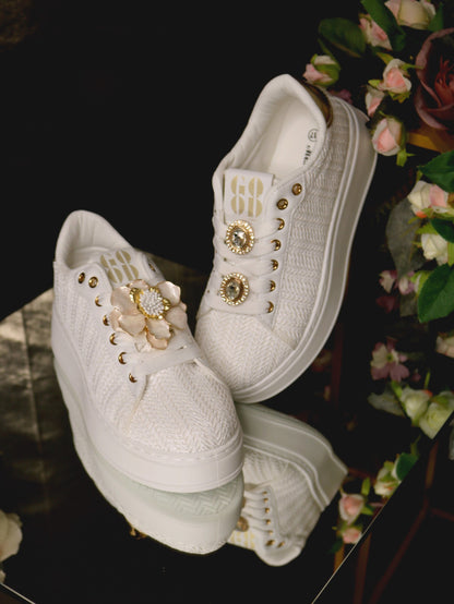 Schuhe mit Blumen-Design – Ansicht 14 | United Queens