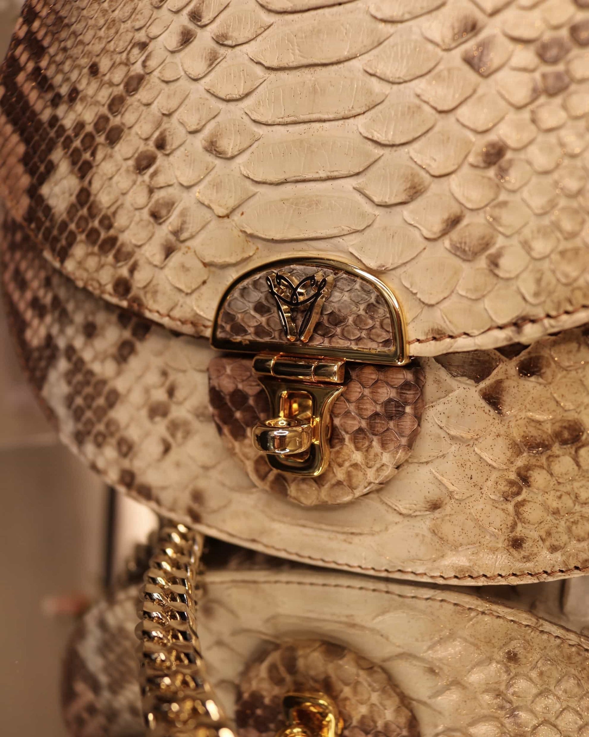 Ghibli Python-Tasche Designer-Unikat – Ansicht 4 | United Queens