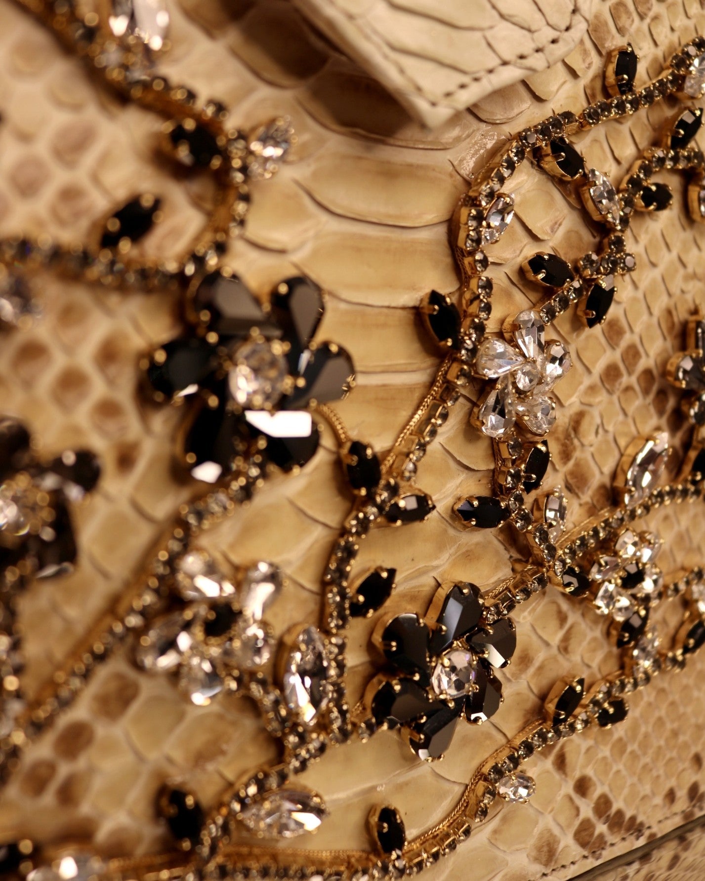 Ghibli Tasche 24K Gold, 2 Trageoptionen – Ansicht 5 | United Queens