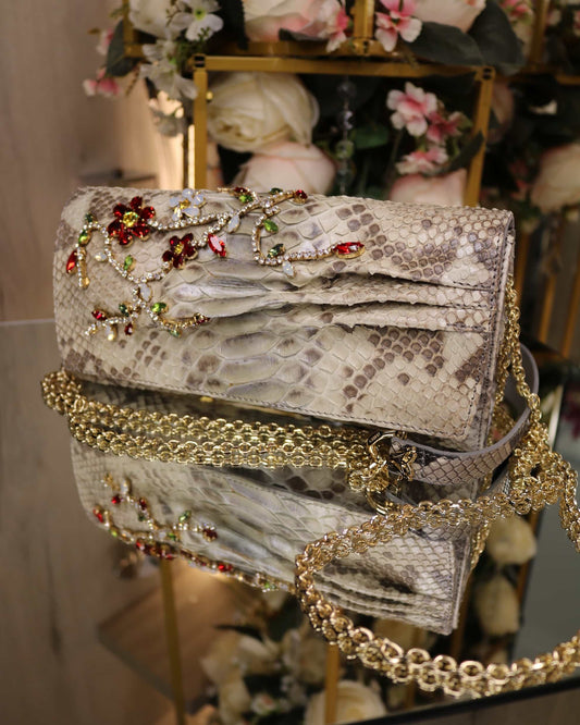 Ghibli Tasche 24K Gold & Swarovski – Ansicht 4 | United Queens
