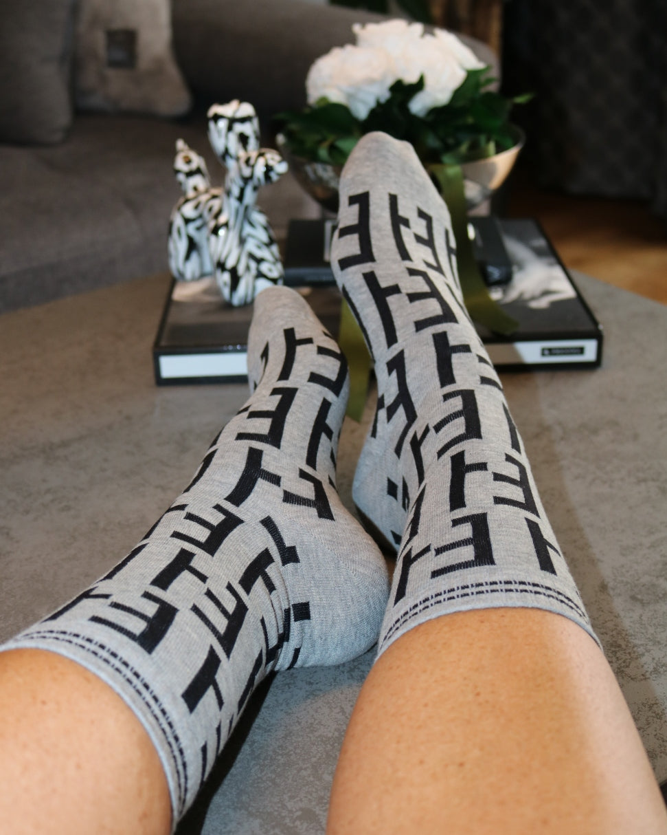 Socken Grau & Cafe Braun – Ansicht 2 | United Queens