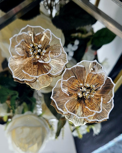 Blumen Ohrringe, federleicht – Ansicht 4 | United Queens
