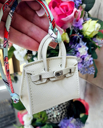 Mini-Tasche Anhänger – Ansicht 9 | United Queens